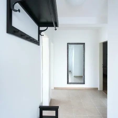 Vintage Apartment *